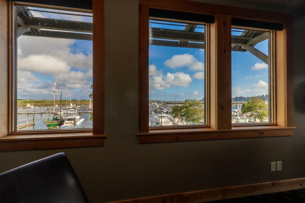At The Helm Hotel Ilwaco Kültér fotó